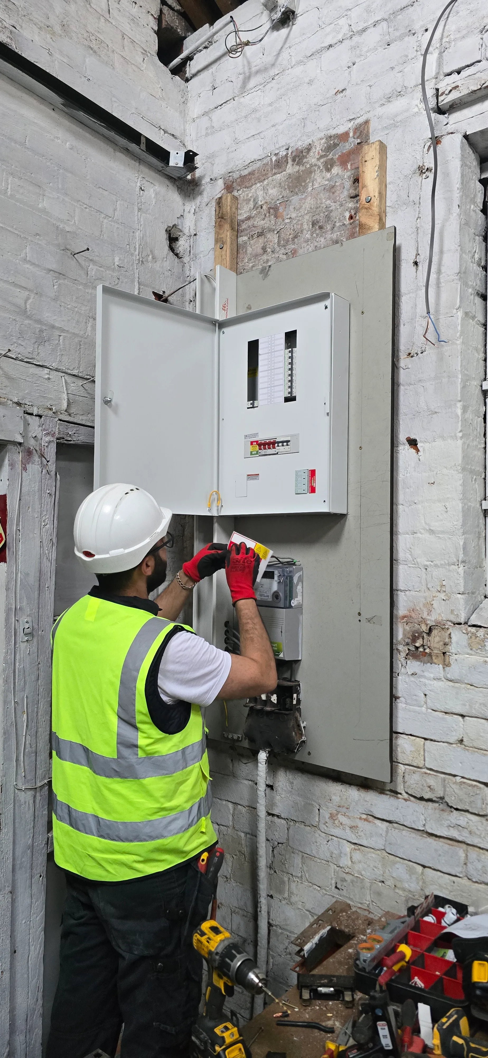 Electrician with an Electrical Engineer’s Mindset — Why Glen Electrical Is Different